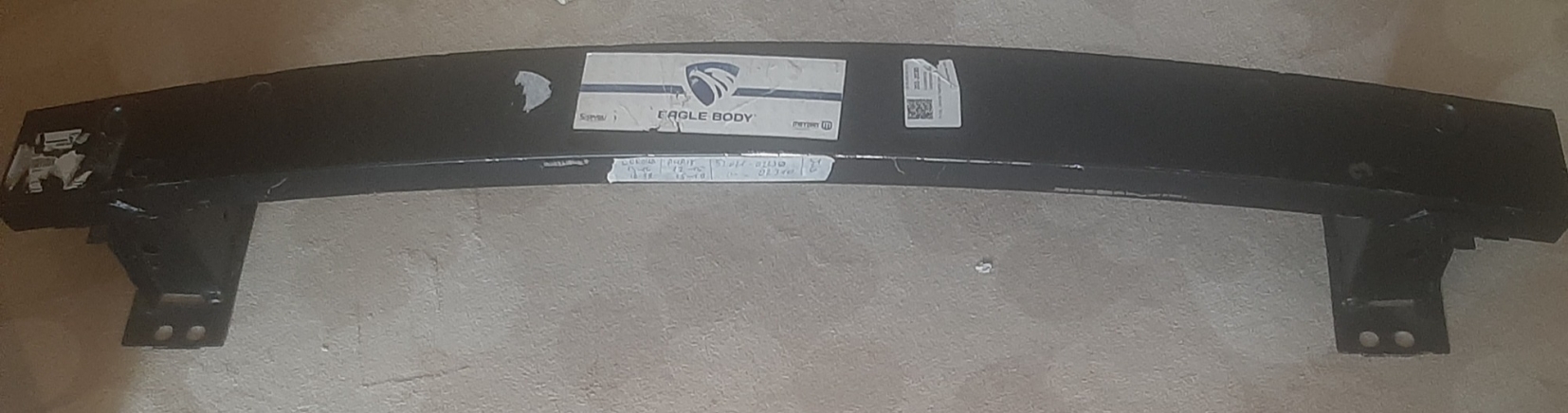 VÝZTUHA PŘEDNÍHO NÁRAZNÍKU TOYOTA