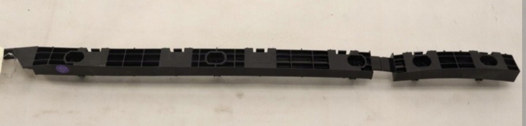 VNĚJŠÍ DRŽÁK ZADNÍHO NÁRAZNÍKU L