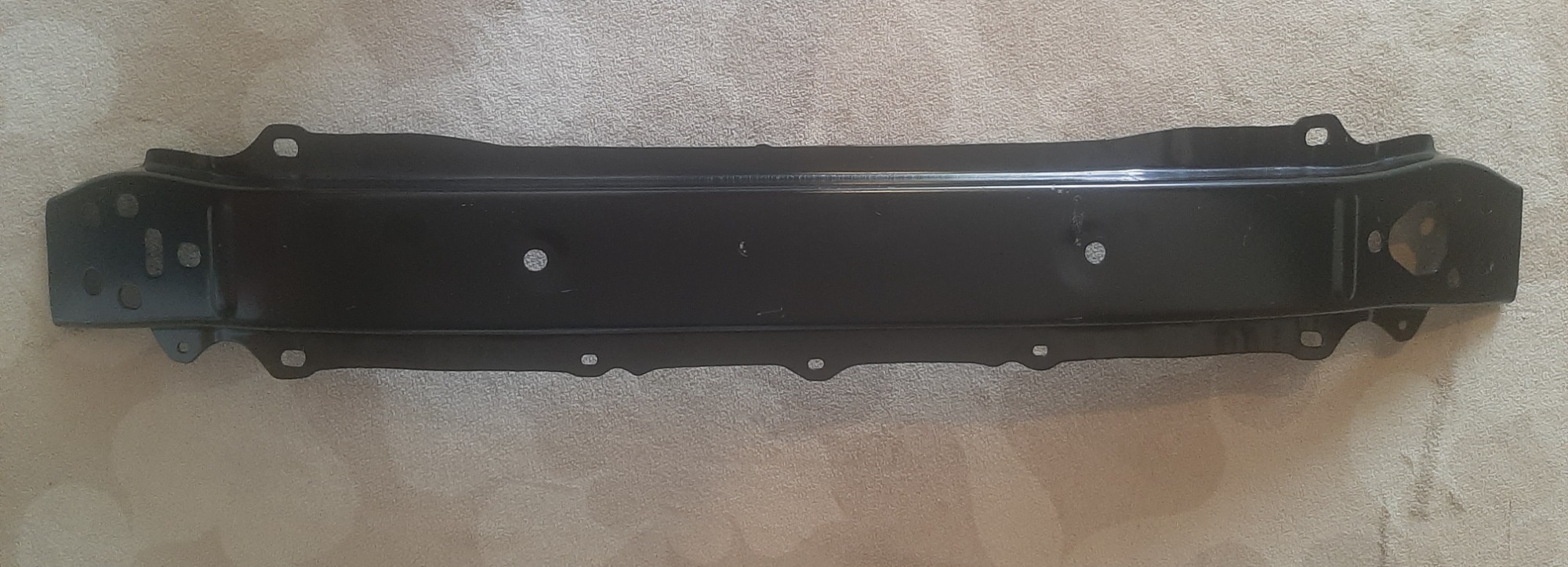 Výztuha předního nárazníku Toyota yaris