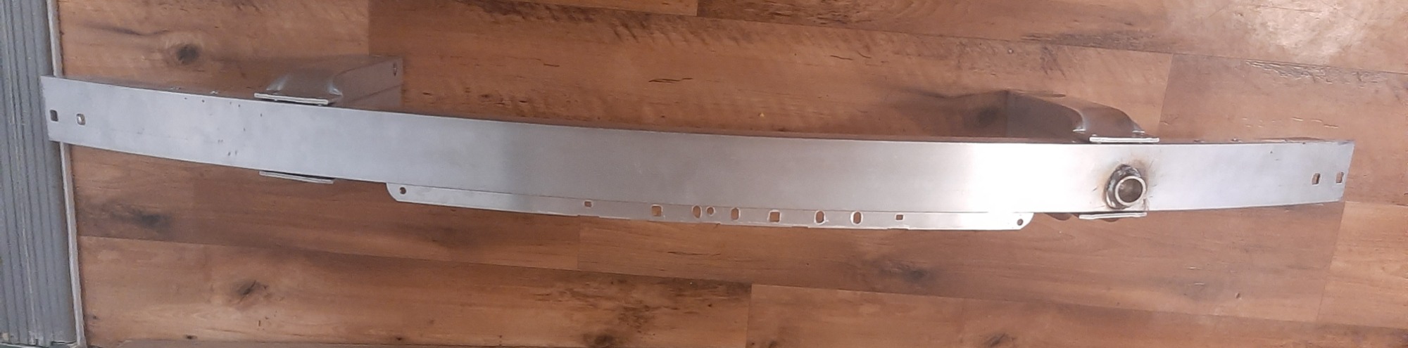 Výztuha předního nárazníku Mercedes-Benz